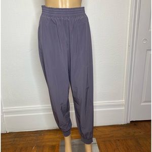 Athleta Savannah Featherweight Jogger Pants Size 6 Dusk Violet High Rise